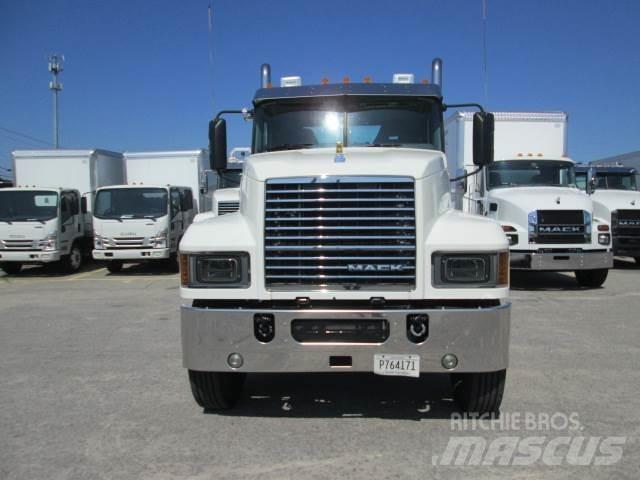 Mack PI64T Седельные тягачи