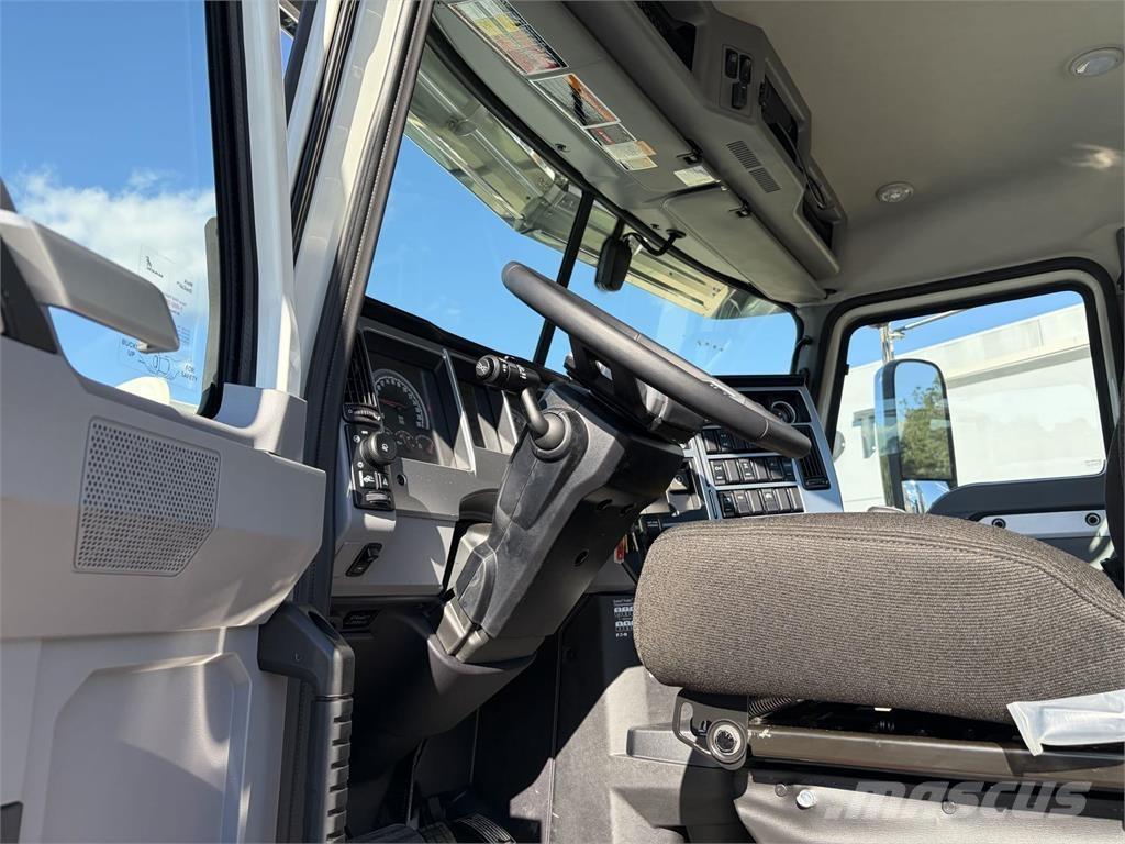 Mack PI64T Седельные тягачи