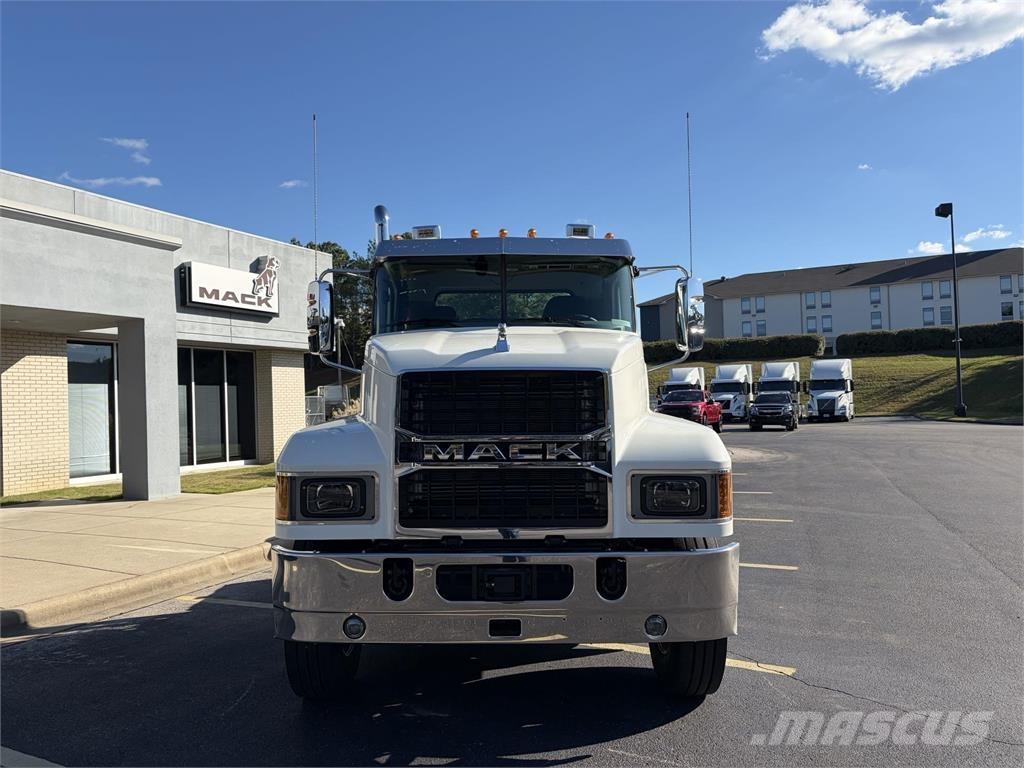 Mack PI64T Седельные тягачи