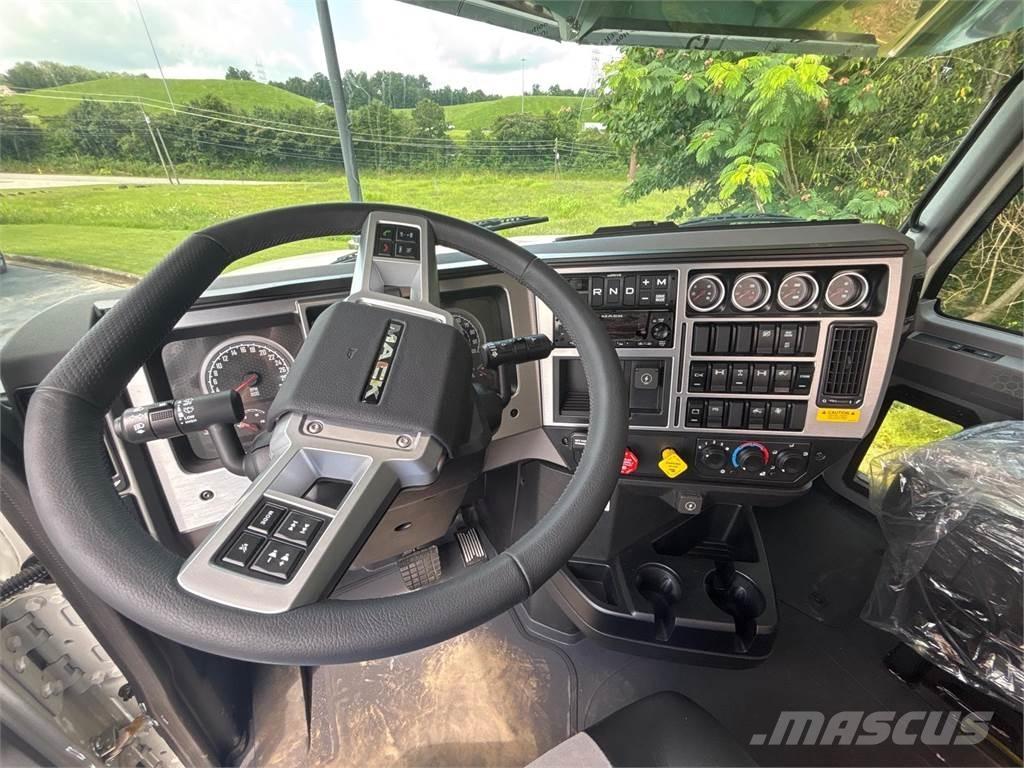 Mack PI64T Седельные тягачи
