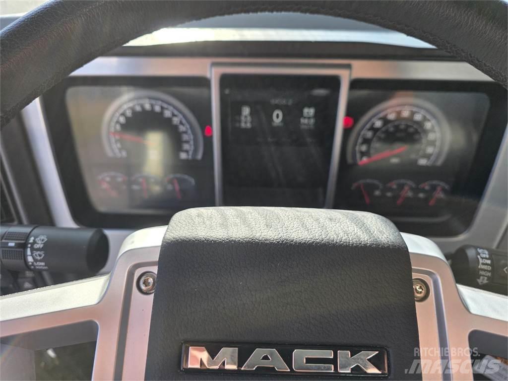 Mack PI64T Седельные тягачи