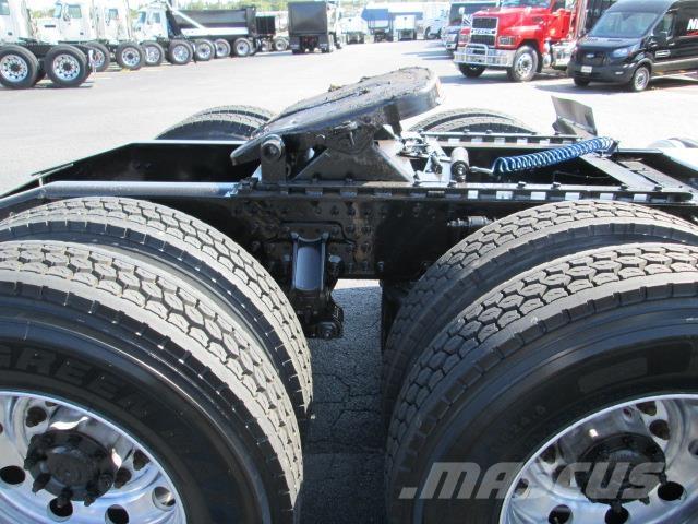 Mack PI64T Седельные тягачи