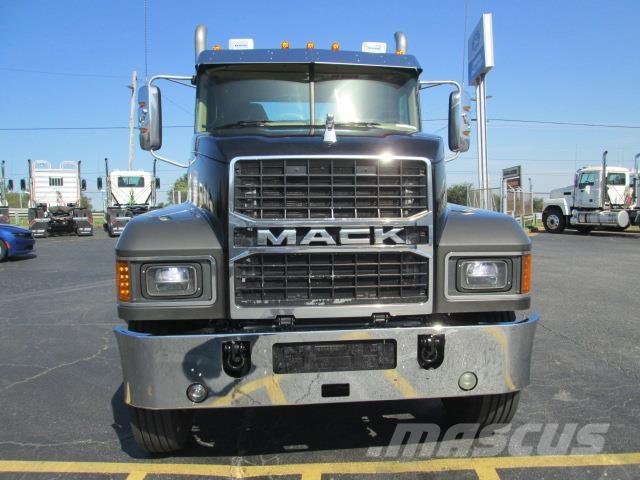 Mack PI64T Седельные тягачи