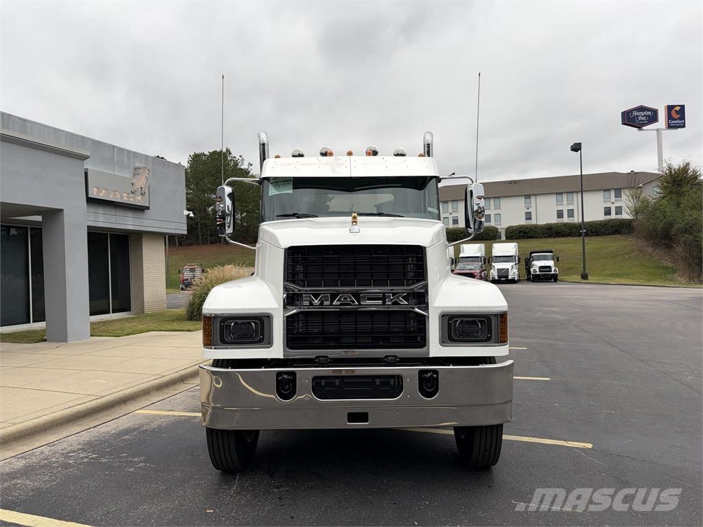 Mack PI64T Седельные тягачи