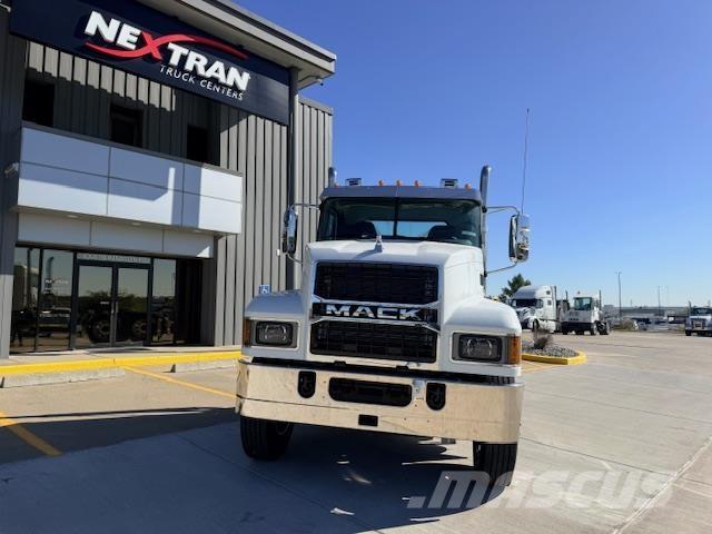 Mack PI64T Седельные тягачи