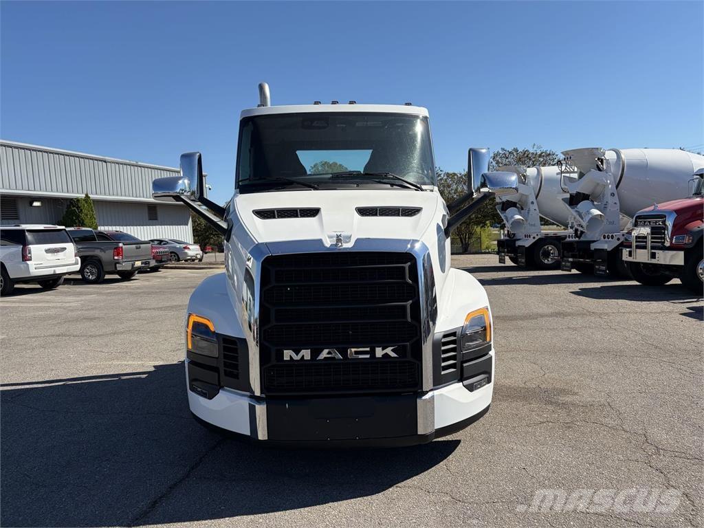 Mack PR64T Седельные тягачи