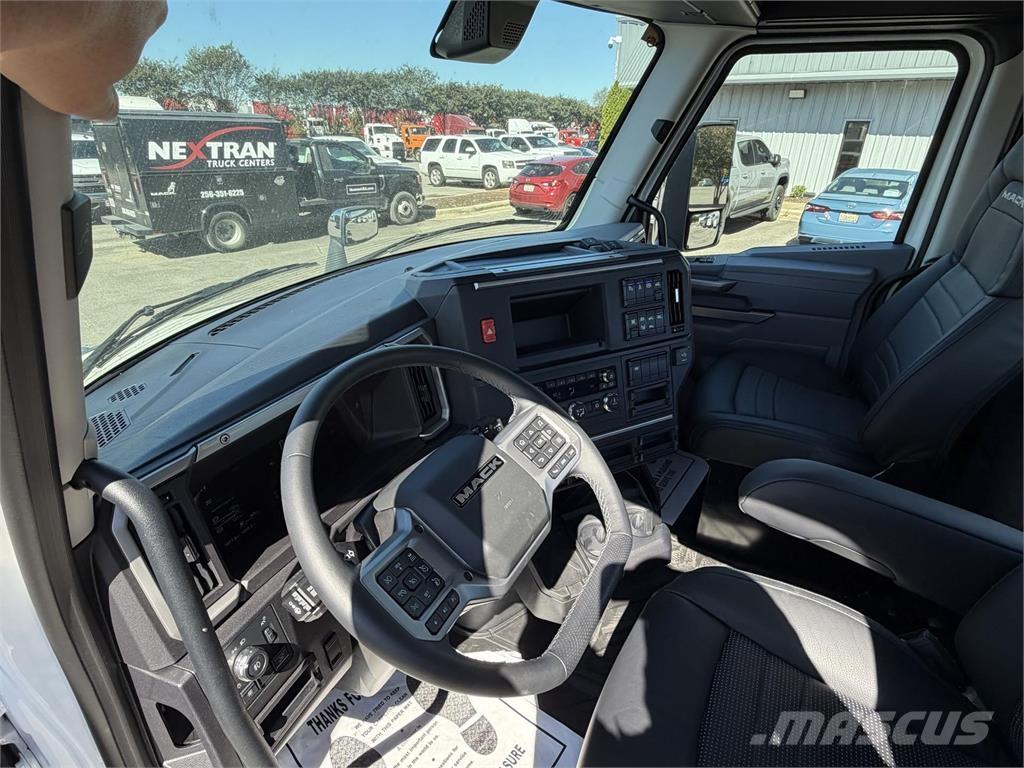 Mack PR64T Седельные тягачи