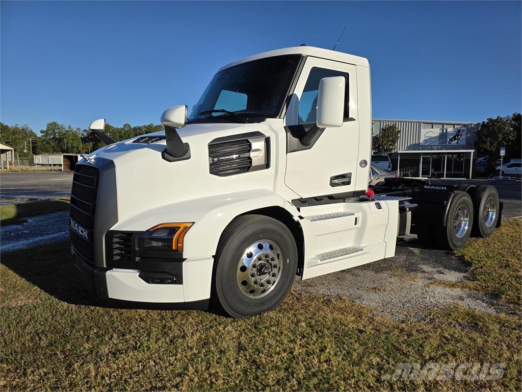 Mack PR64T Седельные тягачи