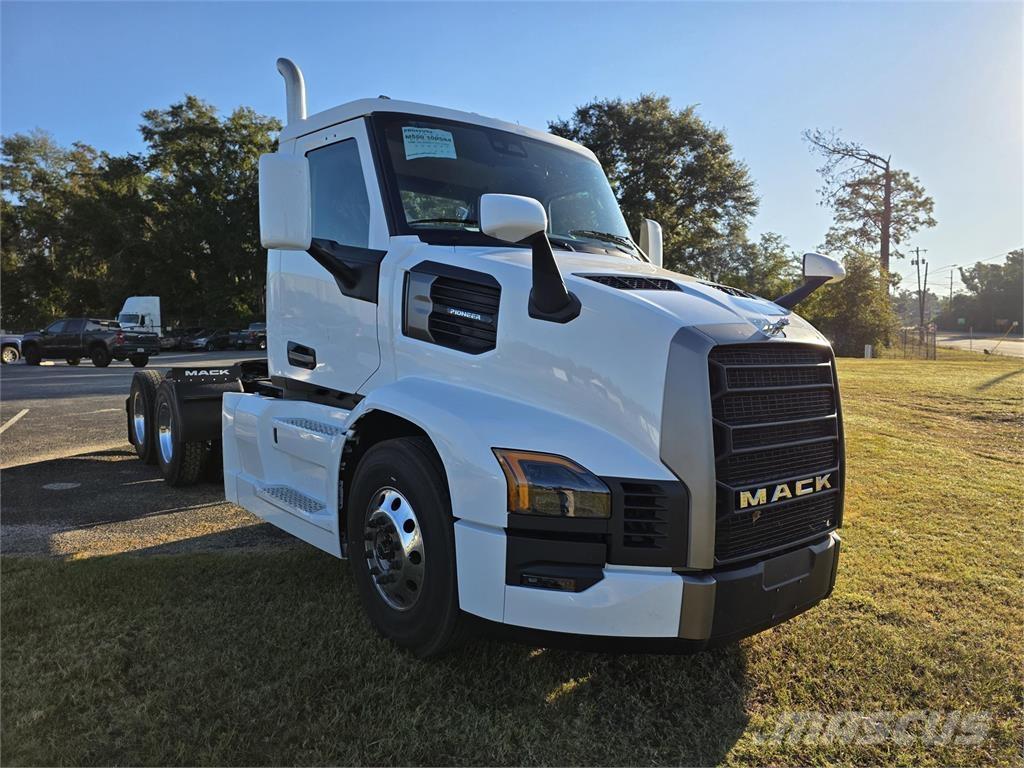 Mack PR64T Седельные тягачи