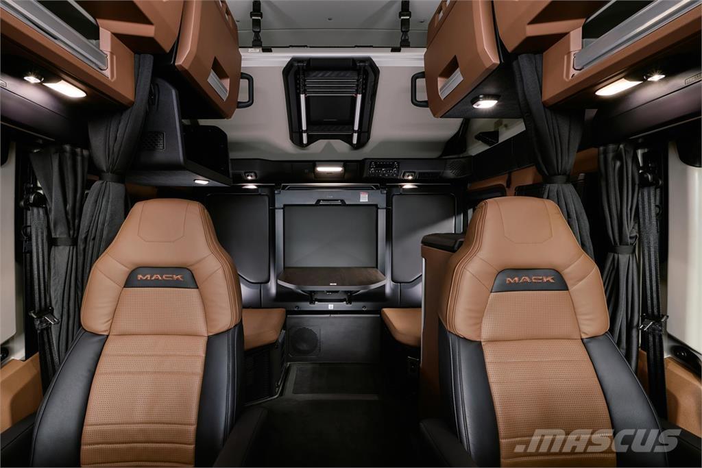 Mack PR64T Седельные тягачи