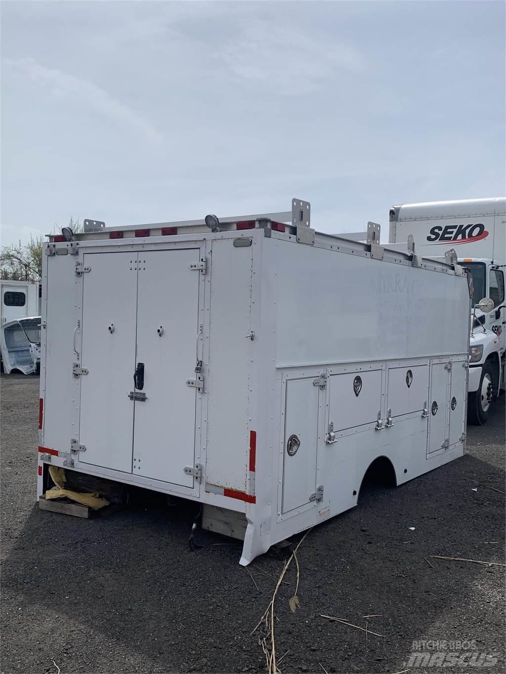  utilimaster 15 Foot Специальные грузовики