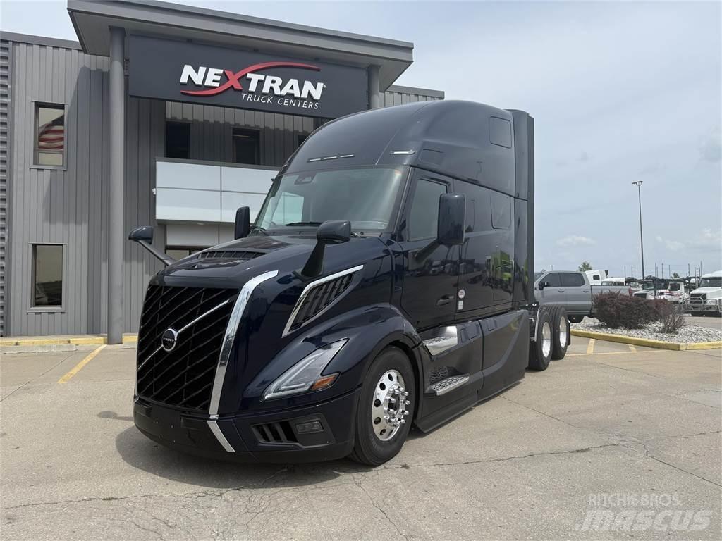 Volvo NEW VNL860 Седельные тягачи