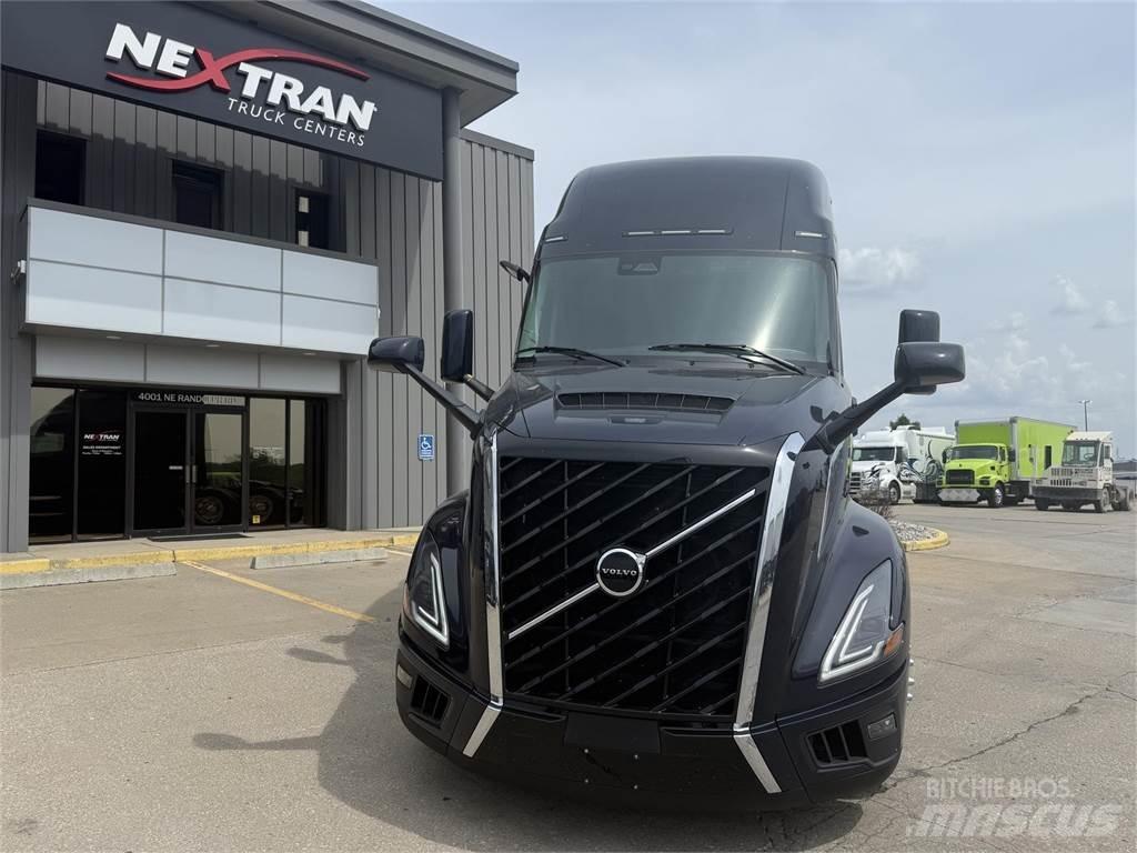 Volvo NEW VNL860 Седельные тягачи