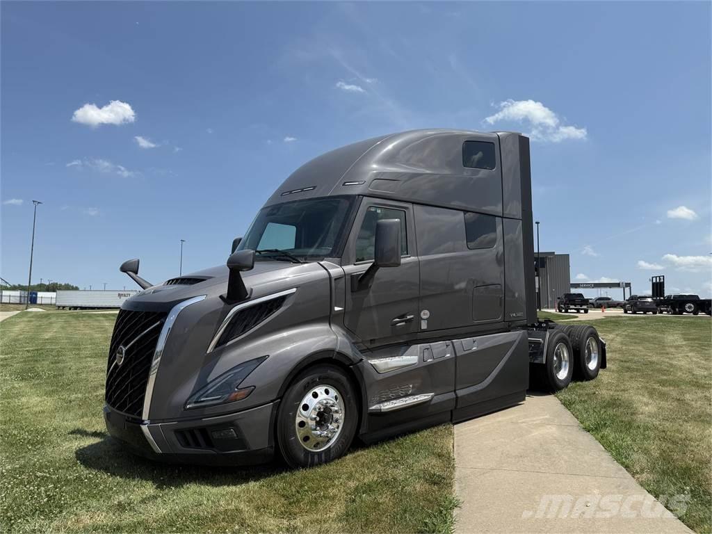 Volvo NEW VNL860 Седельные тягачи