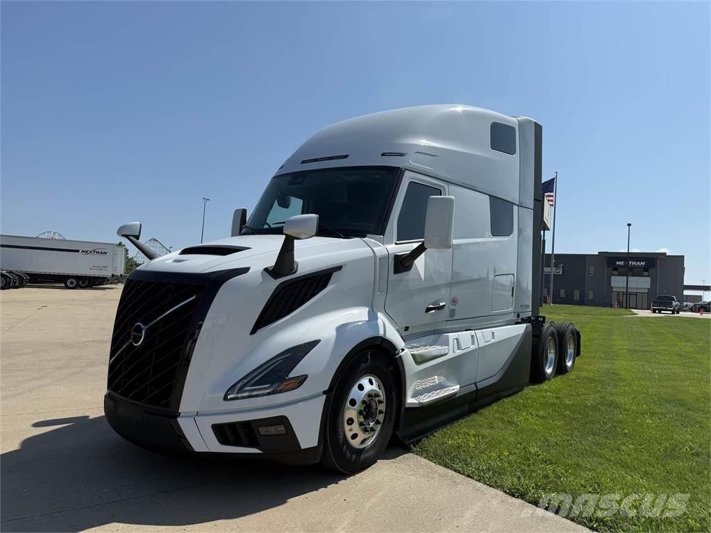 Volvo NEW VNL860 Седельные тягачи