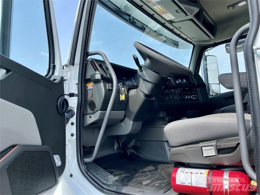 Volvo VHD64F300 Грузовики-Самосвалы