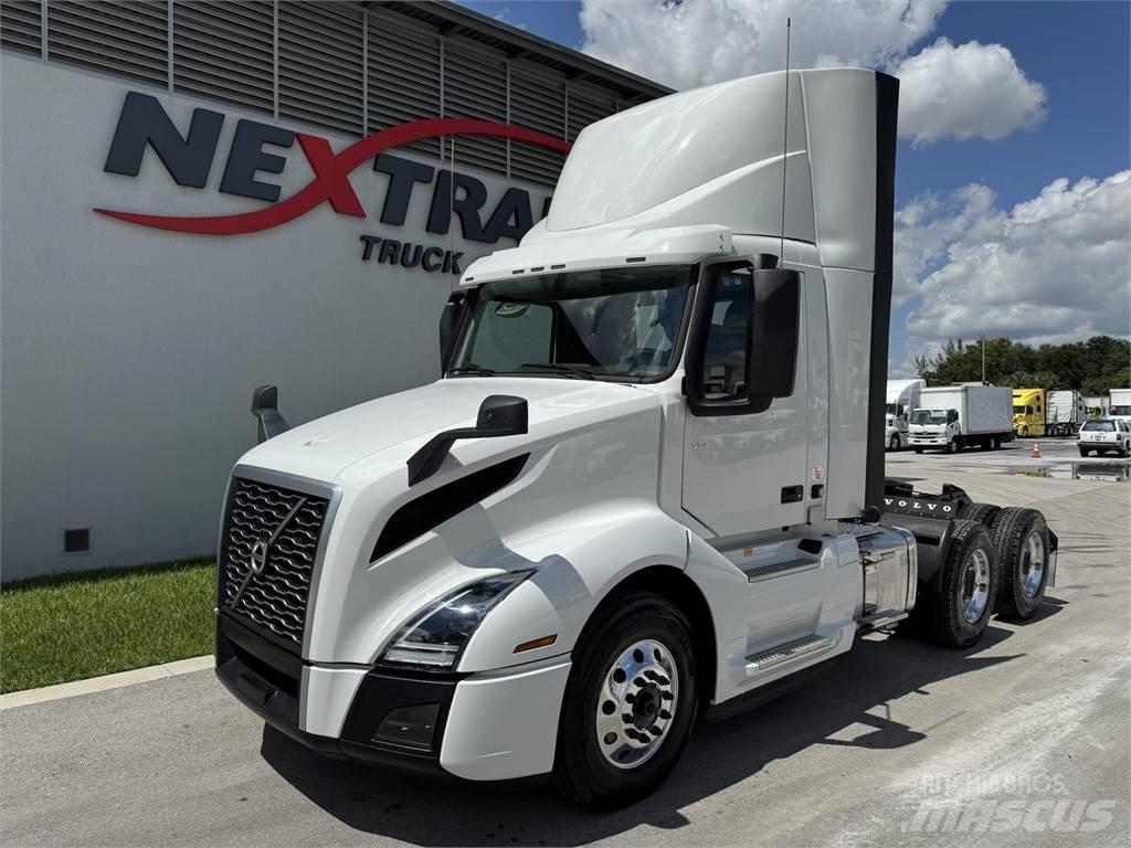 Volvo VNL64T300 Седельные тягачи