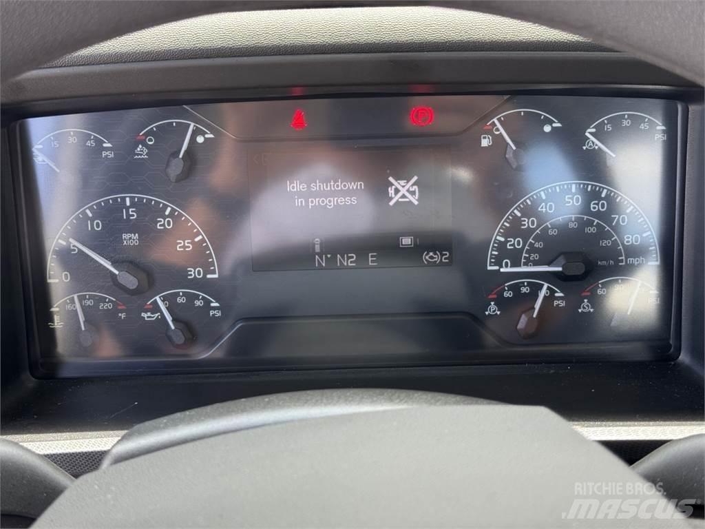 Volvo VNL64T300 Седельные тягачи