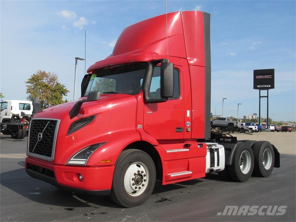 Volvo VNL64T300 Седельные тягачи