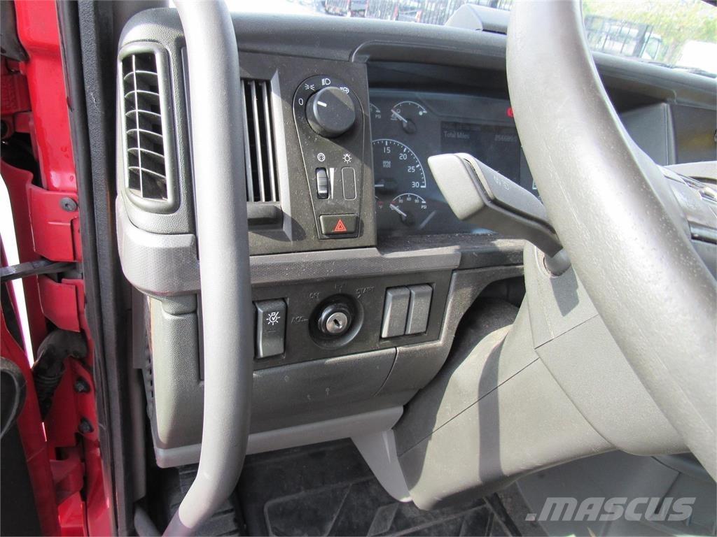Volvo VNL64T300 Седельные тягачи
