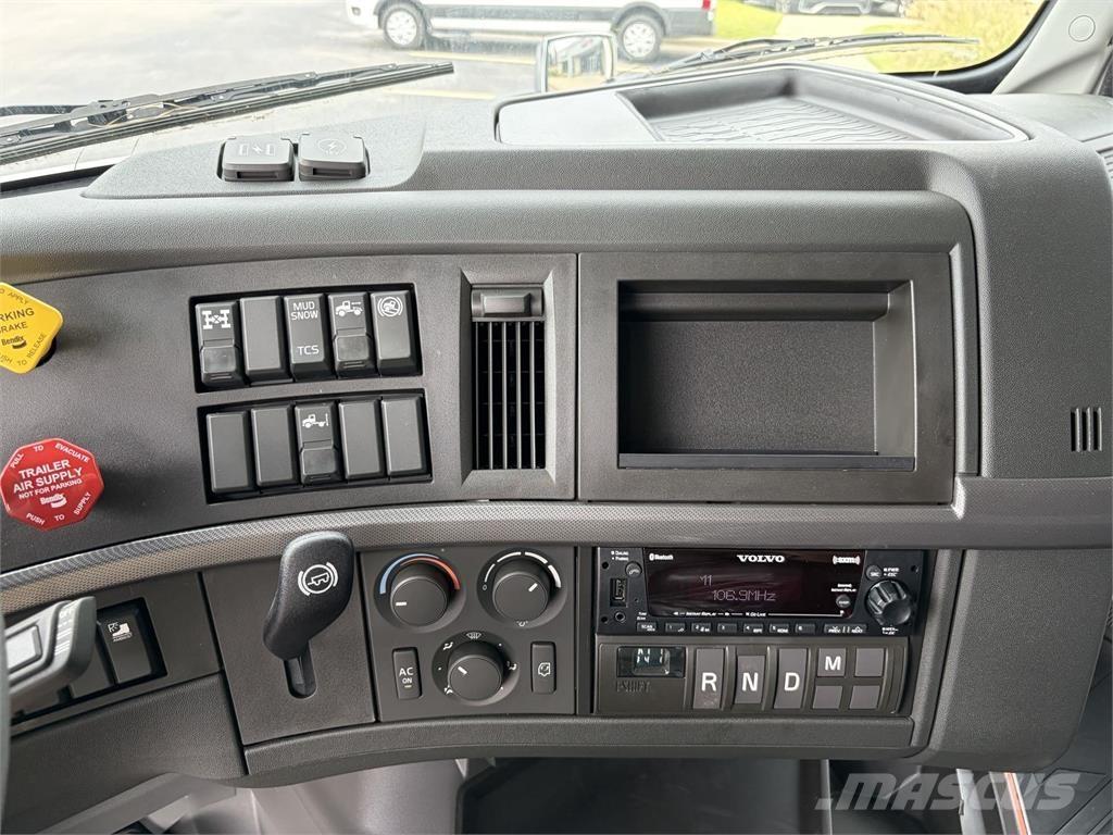 Volvo VNL64T740 Седельные тягачи