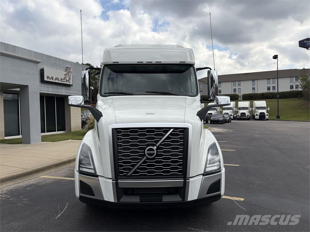 Volvo VNL64T740 Седельные тягачи