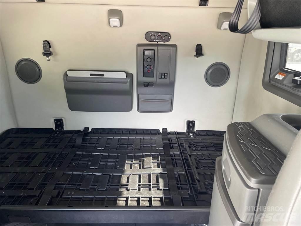 Volvo VNL64T760 Седельные тягачи