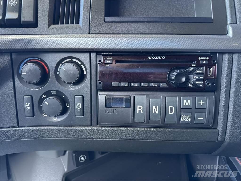 Volvo VNL64T760 Седельные тягачи
