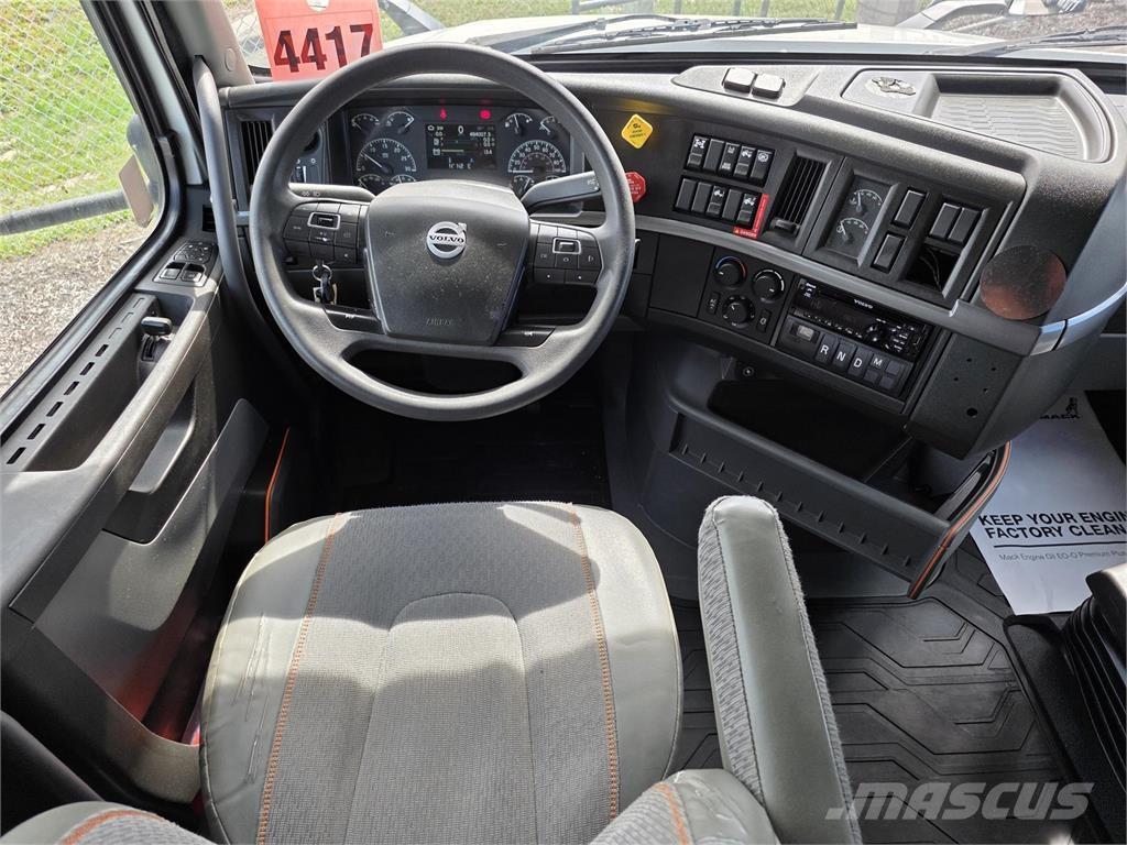 Volvo VNL64T760 Седельные тягачи