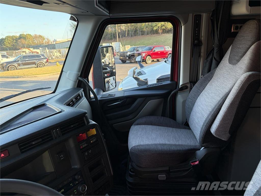 Volvo VNL64T840 Седельные тягачи