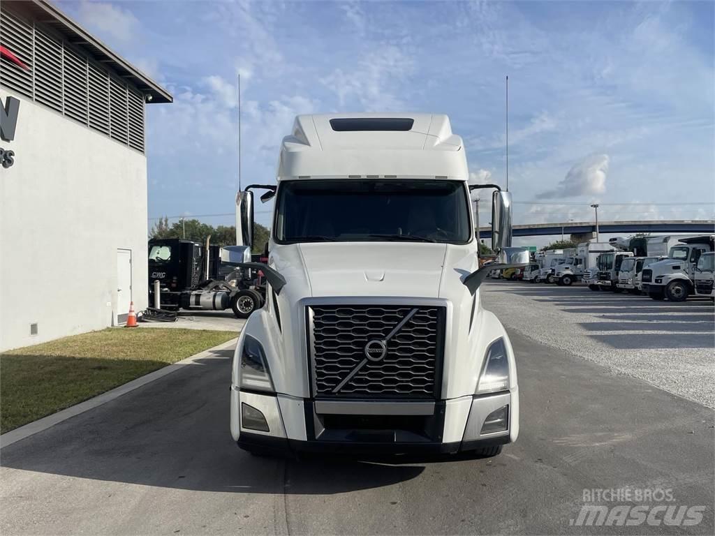 Volvo VNL64T860 Седельные тягачи