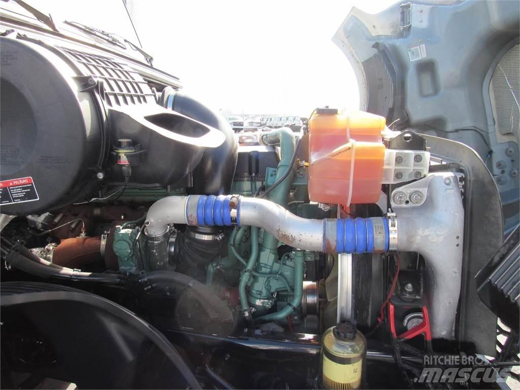 Volvo VNL64T860 Седельные тягачи