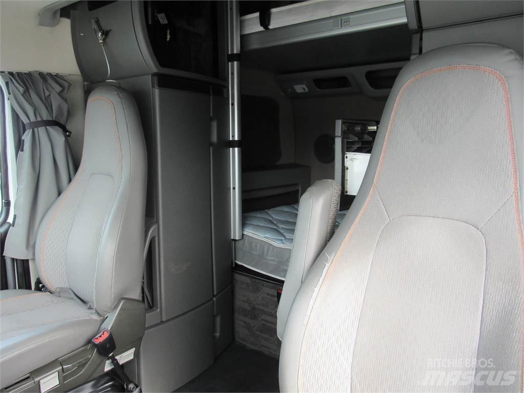 Volvo VNL64T860 Седельные тягачи
