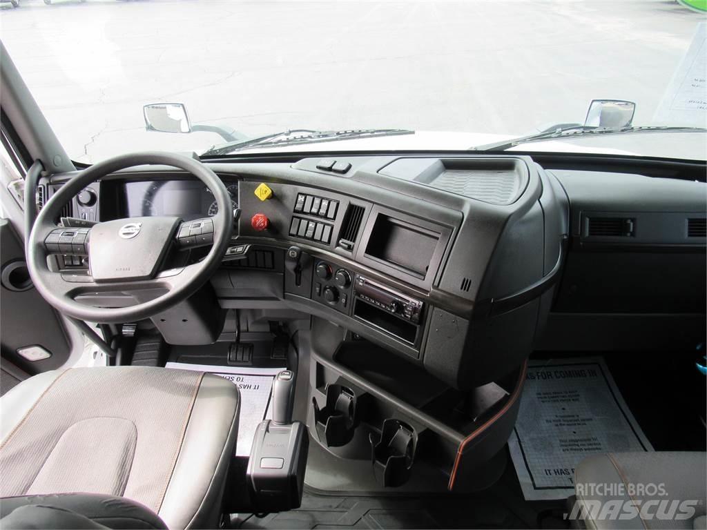 Volvo VNL64T860 Седельные тягачи