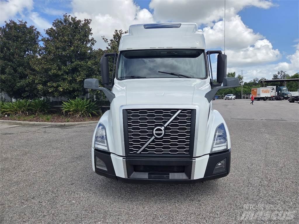 Volvo VNL64T860 Седельные тягачи