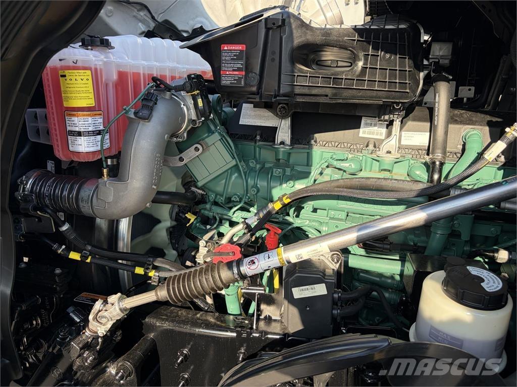 Volvo VNL64T860 Седельные тягачи