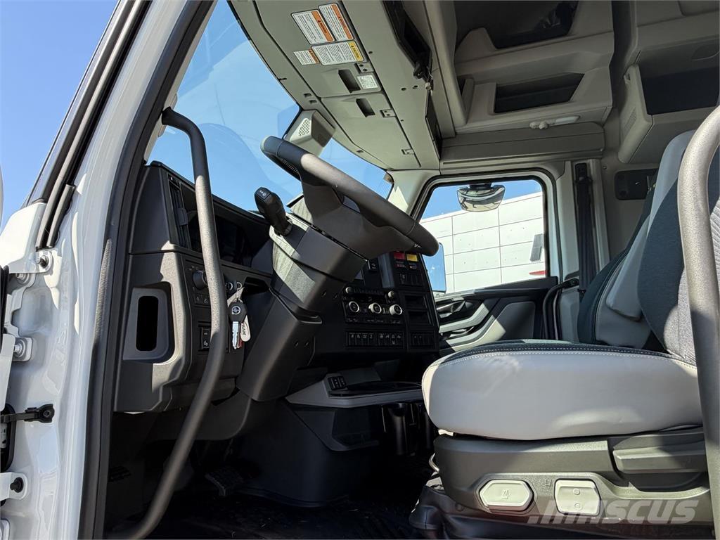 Volvo VNL64T860 Седельные тягачи