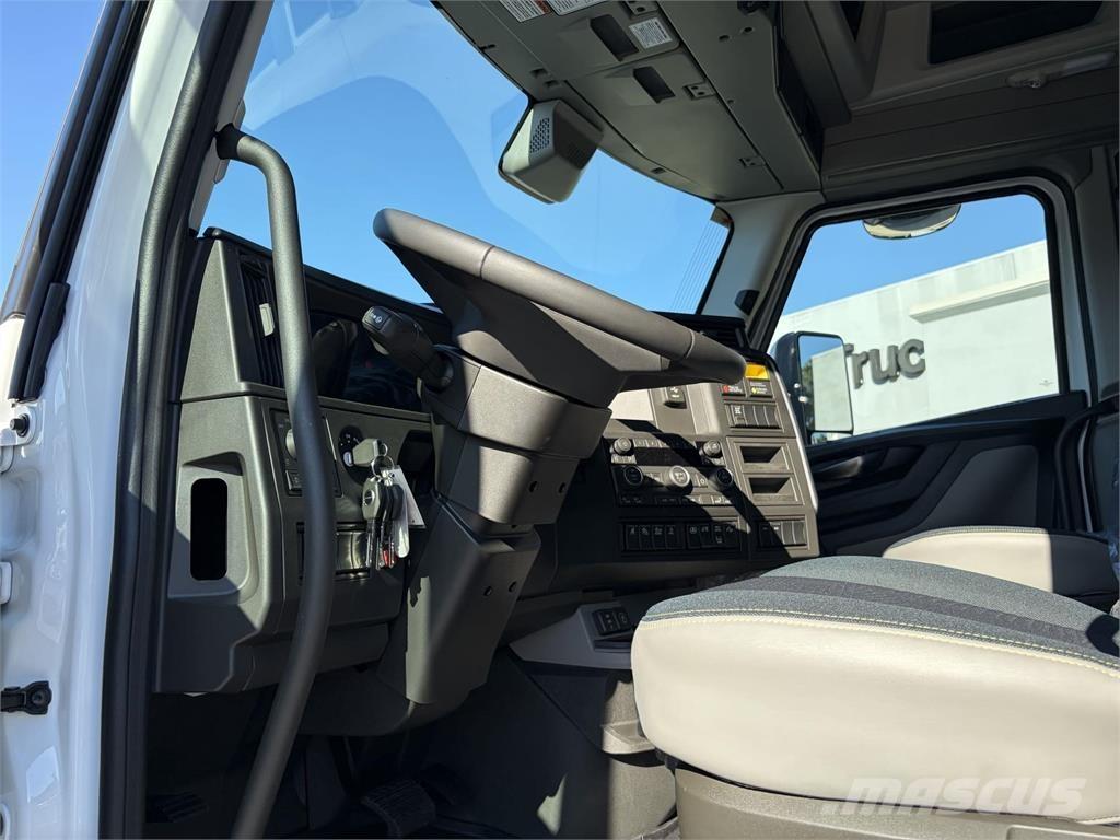 Volvo VNL64T860 Седельные тягачи