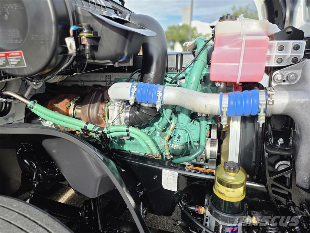 Volvo VNL64T860 Седельные тягачи