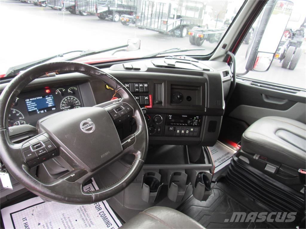 Volvo VNL64T860 Седельные тягачи