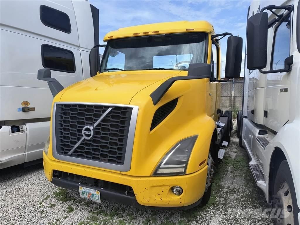 Volvo VNR64T Седельные тягачи