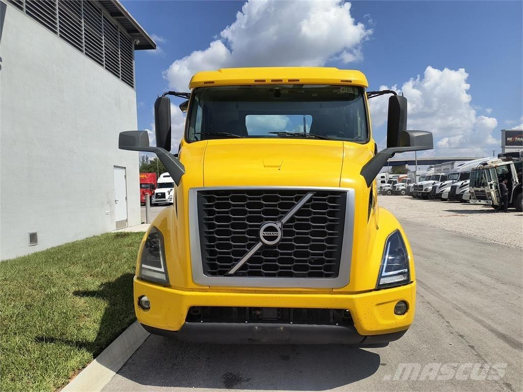 Volvo VNR64T Седельные тягачи