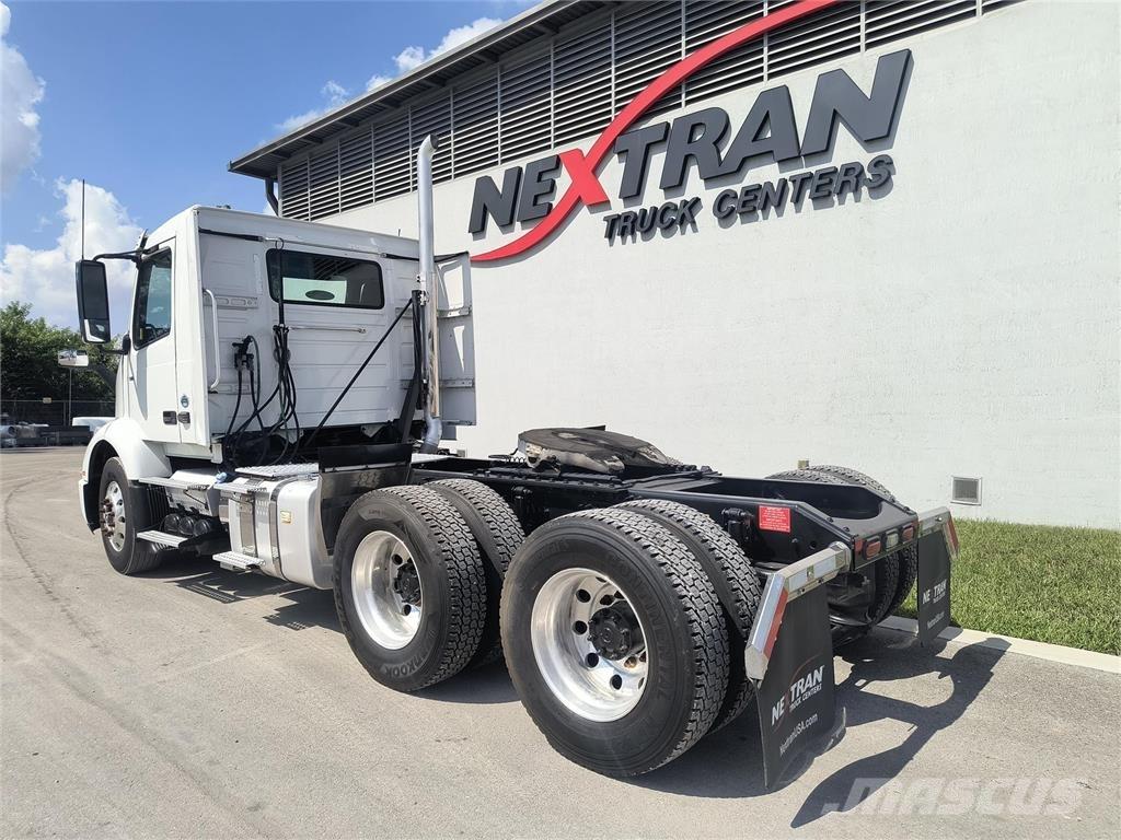 Volvo VNR64T Седельные тягачи