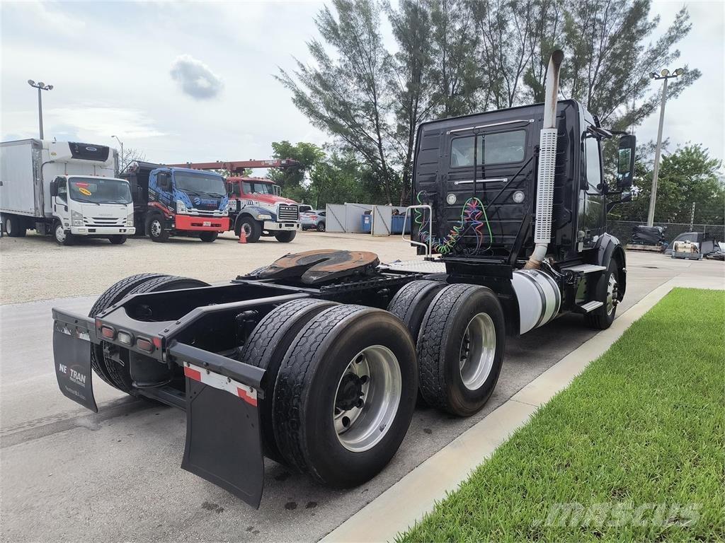 Volvo VNR64T Седельные тягачи