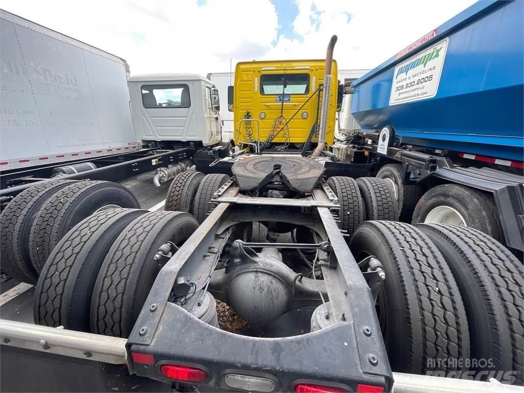 Volvo VNR64T300 Седельные тягачи
