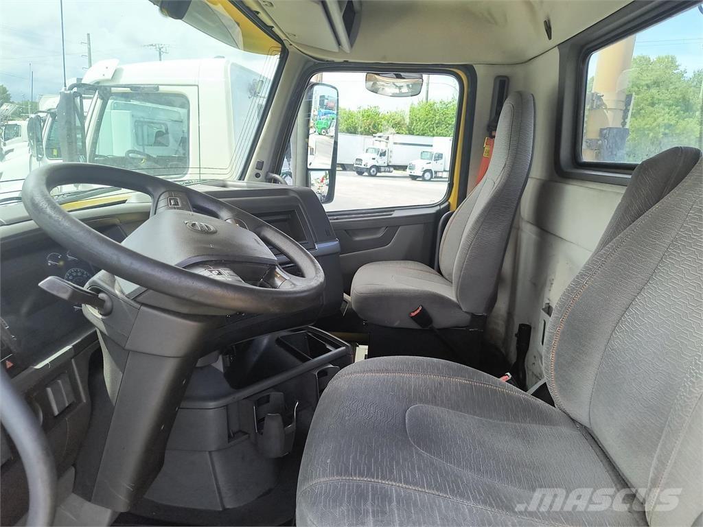 Volvo VNR64T300 Седельные тягачи