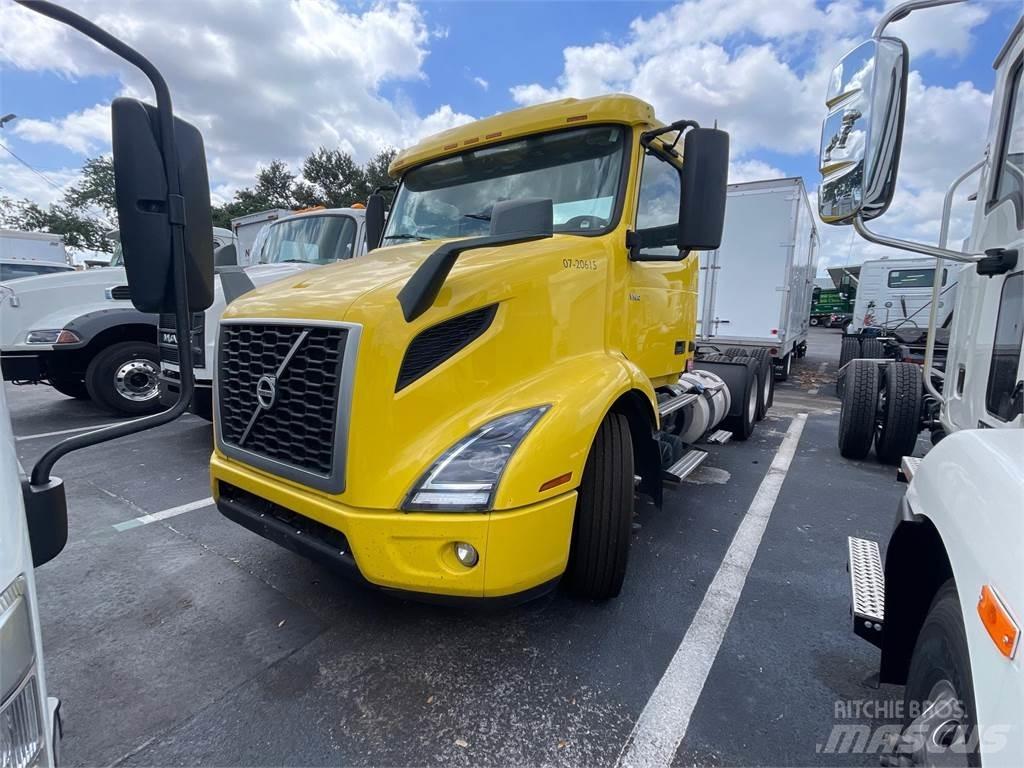 Volvo VNR64T300 Седельные тягачи