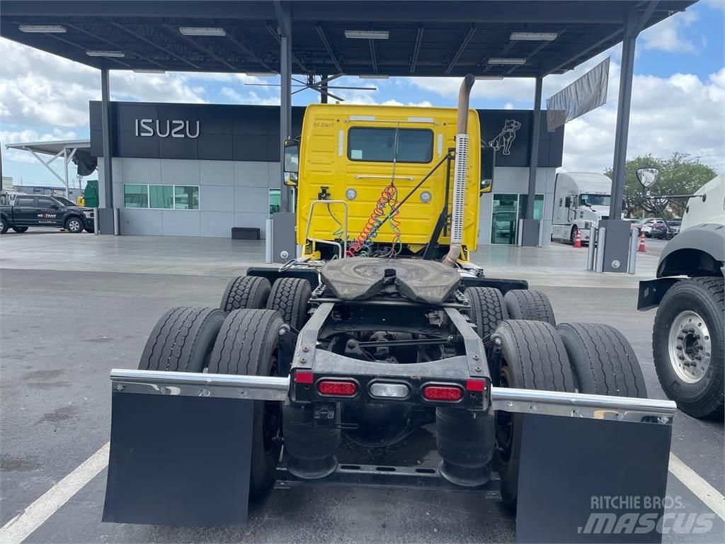 Volvo VNR64T300 Седельные тягачи