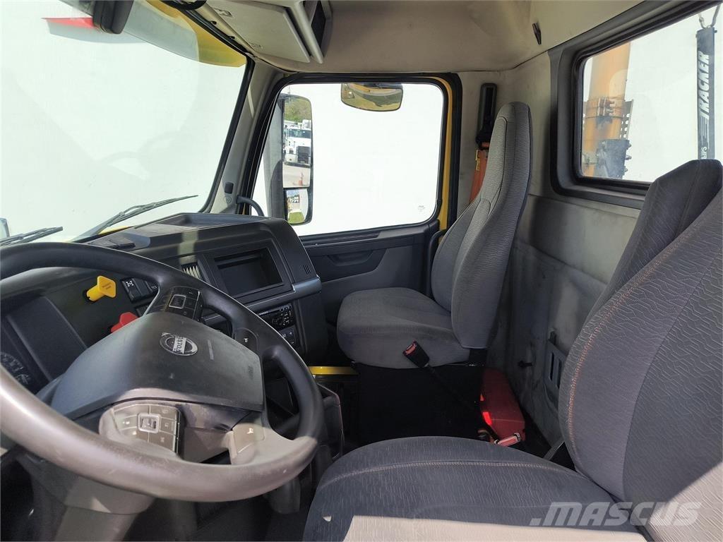 Volvo VNR64T300 Седельные тягачи