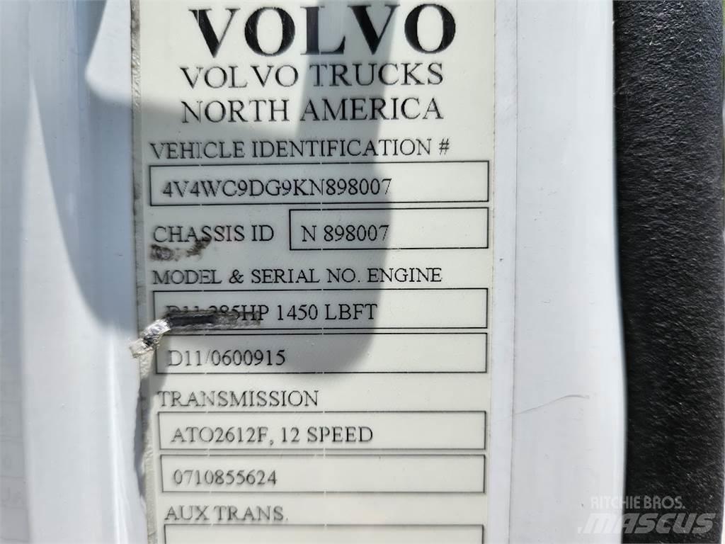 Volvo VNR64T300 Седельные тягачи